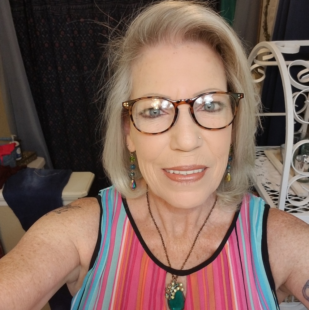Meet your Posher, Brenda